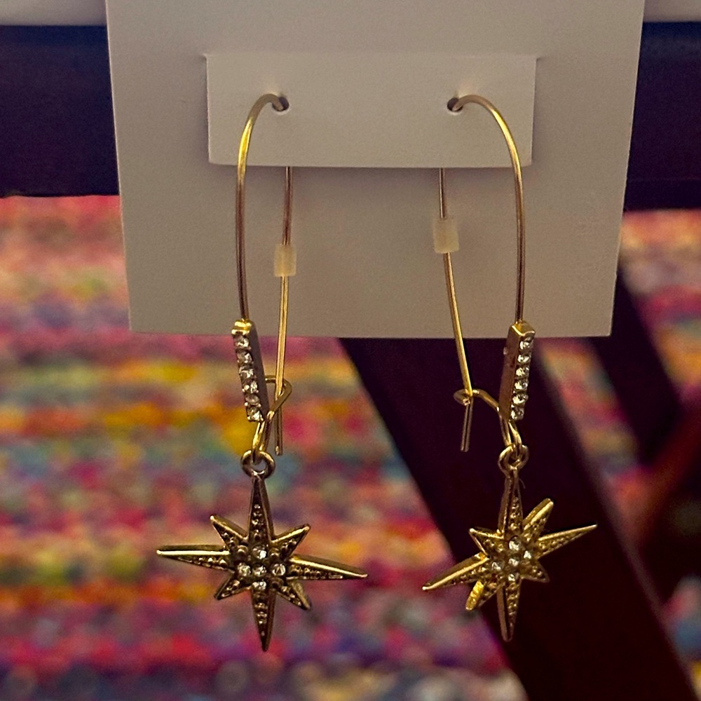 Betsey Johnson dangling star earrings